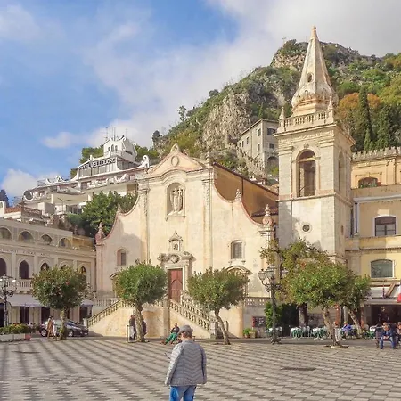 Amazing In Giardini-Naxos